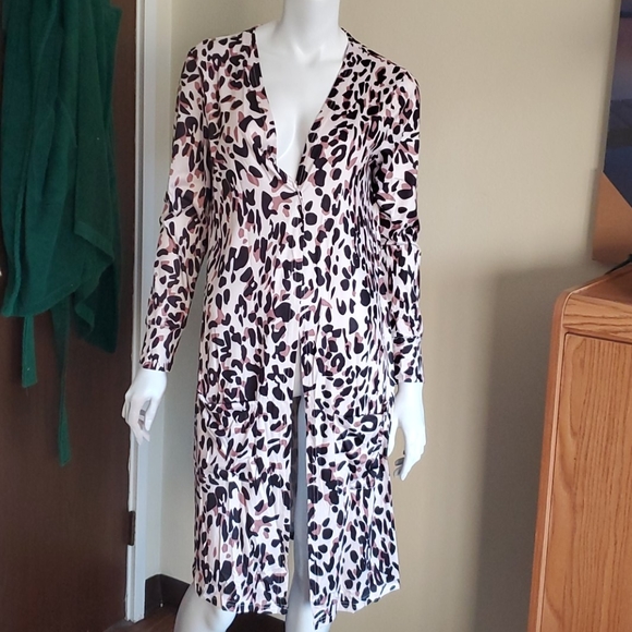 NWT "🥰HOST PICK🥰 STYLE ICON" LEOPARD KIMONO - Picture 7 of 8